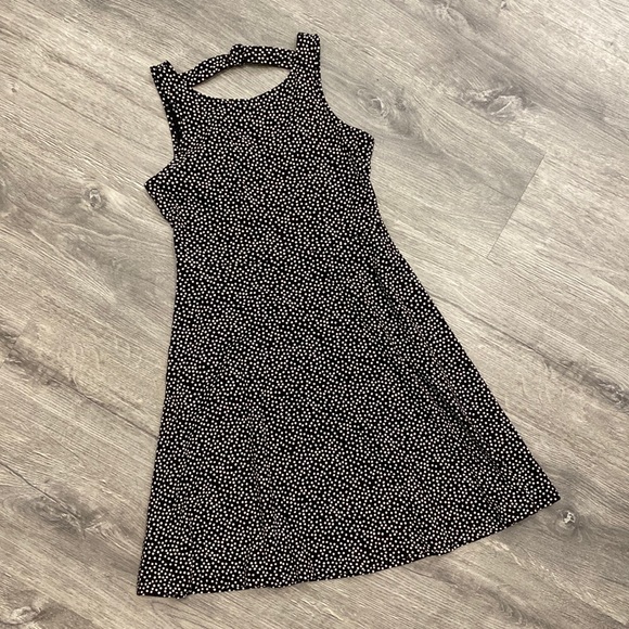 Old Navy Other - Old Navy Black / White Tie Back Dress Size Large 10-12 EUC